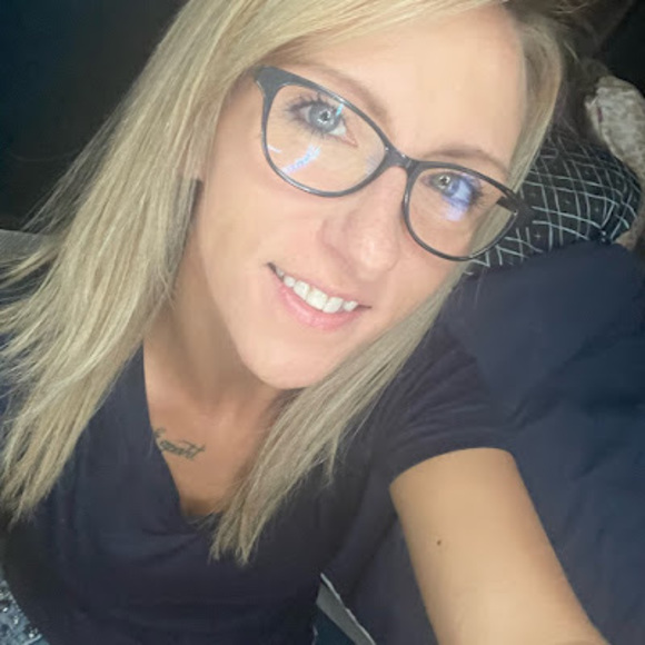 Meet your Posher, Amanda - Picture 1 of 1